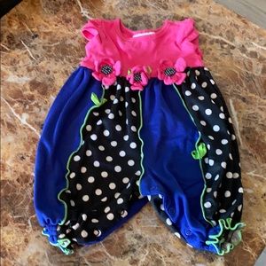 Little girls 1 piece outfit
